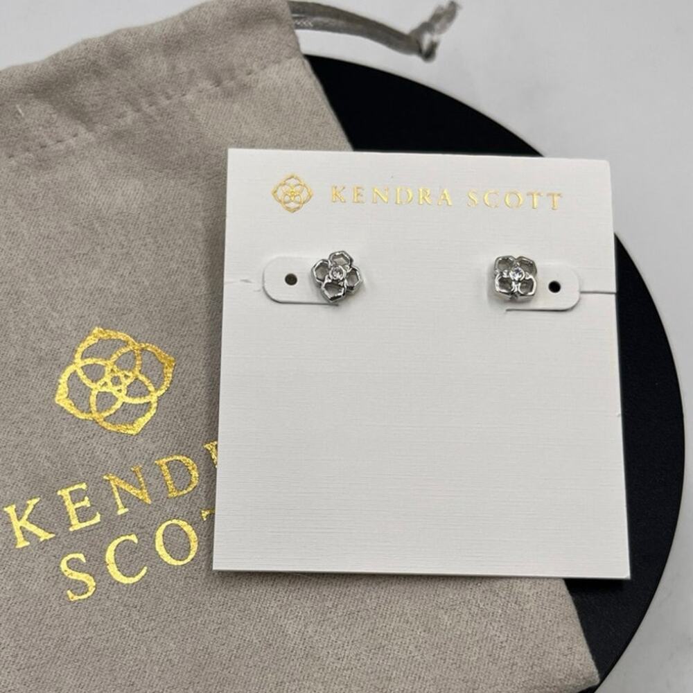 Kendra Scott Rue Stud Silver Plated
Rhodium Stud Motif Crystal Earrings - Picture 1 of 6